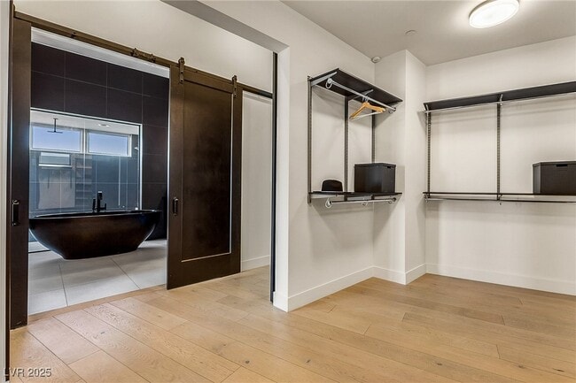 Building Photo - 2240 Sky Pointe Ridge Dr