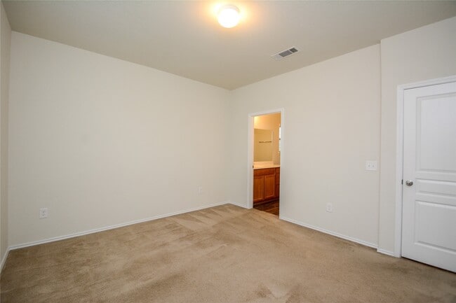 Building Photo - 4414 Iron Horse Dr