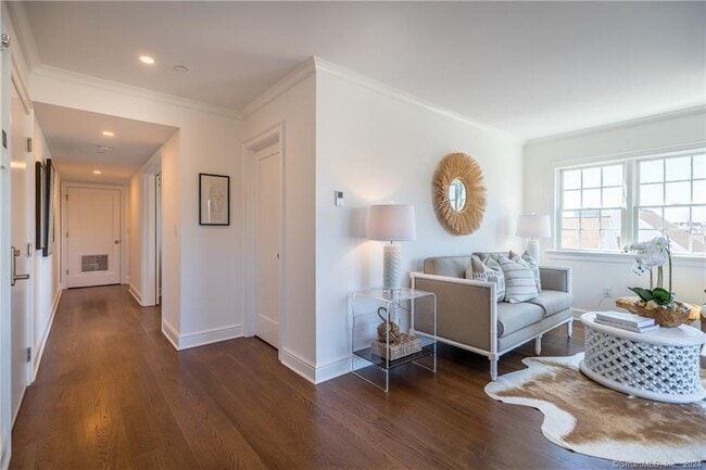 Building Photo - 201 Main St