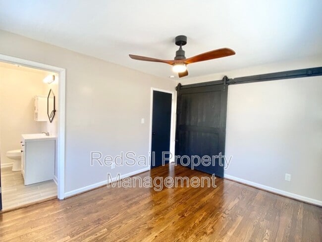 Building Photo - 17073 Longview Dr