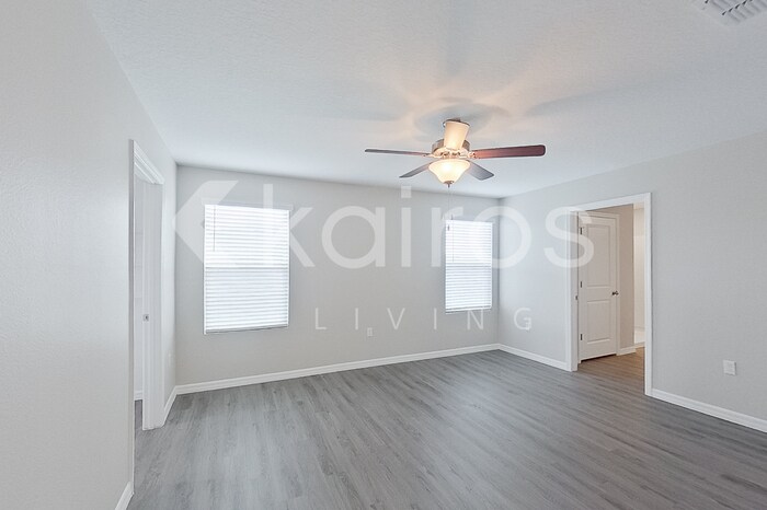 Building Photo - 8650 SW 44th Ct