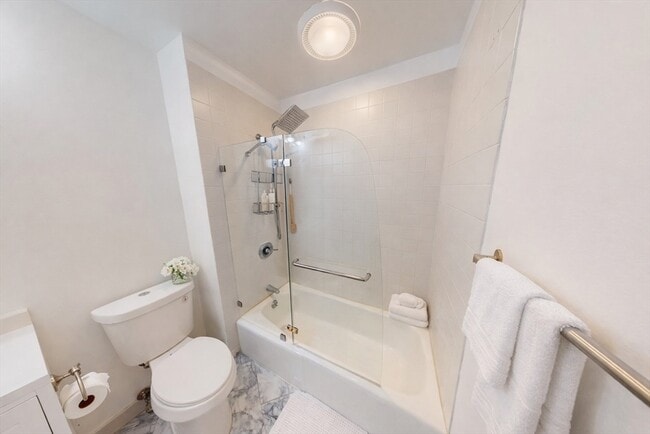 Building Photo - 216 Summit Ave