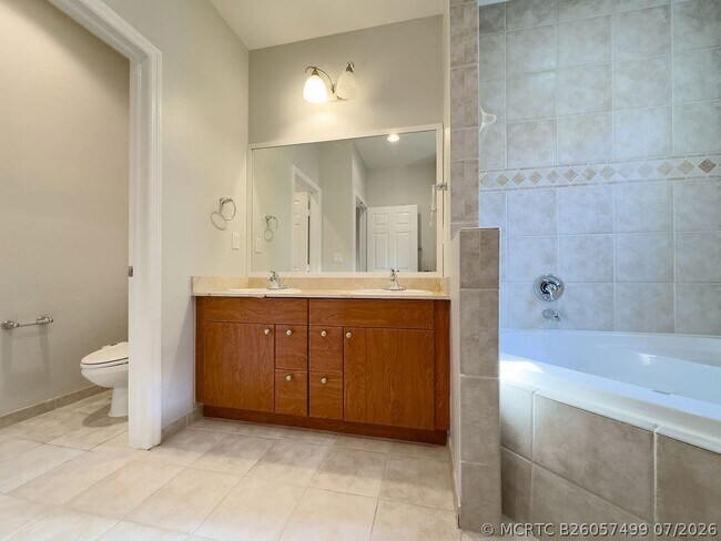 Building Photo - 2322 Vintage Dr