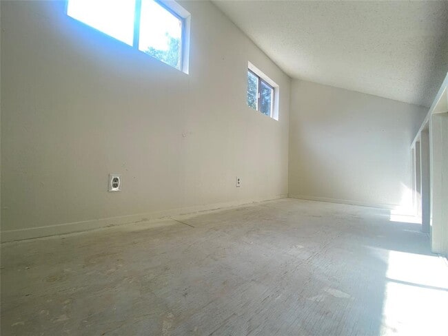 Building Photo - 4910 Avenue H