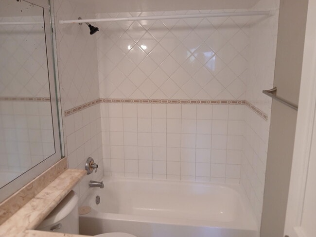 Building Photo - 522 Trace Cir