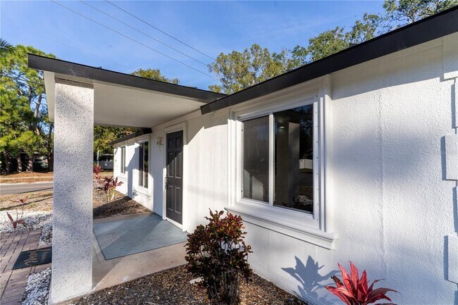 Building Photo - 1395 Davis Rd