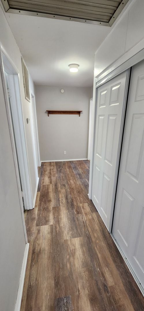 Building Photo - Great 3 bedroom 2 bath rancher at an amazi...