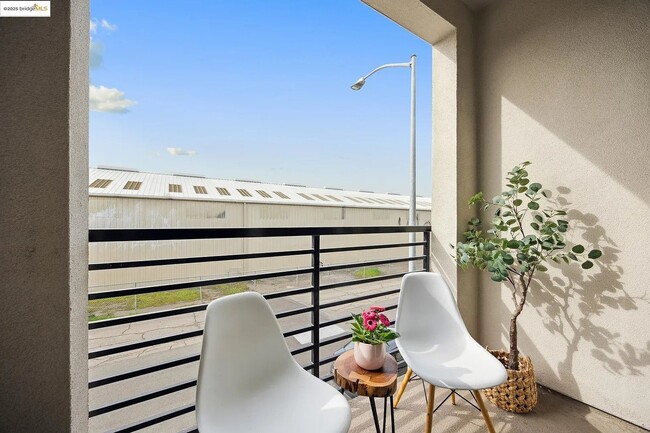 Building Photo - Modern 2+ Bedroom, 2++ Bathroom Living in ...
