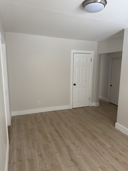 Bonus Room / Office - 567 Thacher St