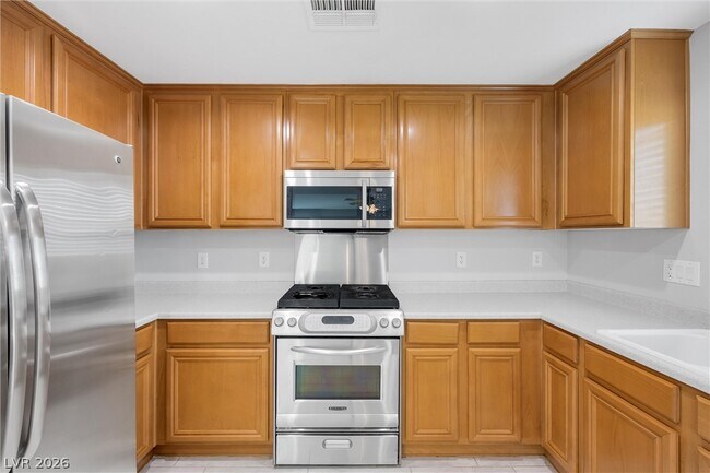 Building Photo - 3314 Villa Fiori Ave
