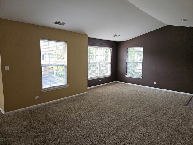 Building Photo - 2243 Rockefeller Dr