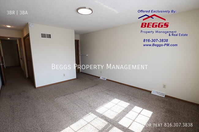 Building Photo - 317 Dains St