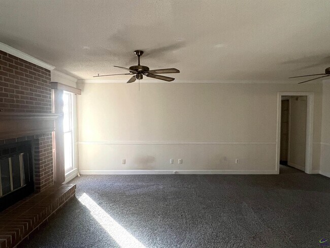 Building Photo - 115 Wedgewood Ct