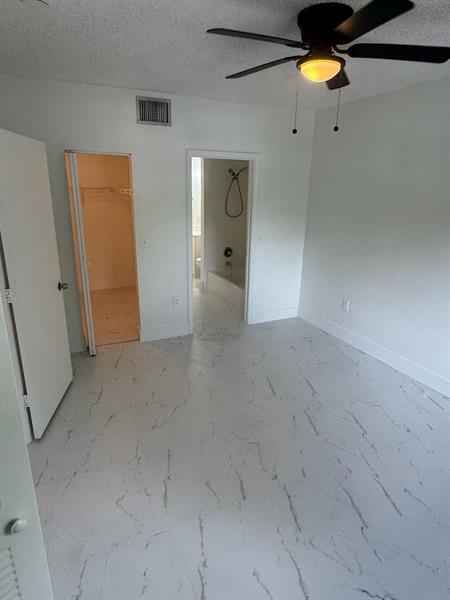 Building Photo - 3221 Sabal Palm Manor