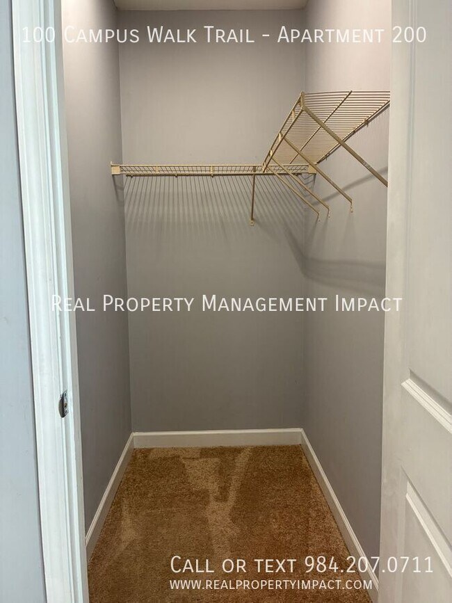 Building Photo - 100 Campus Walk Trl