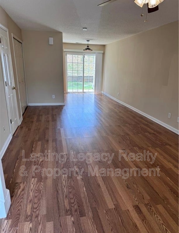 Building Photo - 3022 Kensington Pl