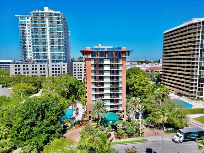 Building Photo - 2951 S Bayshore Dr