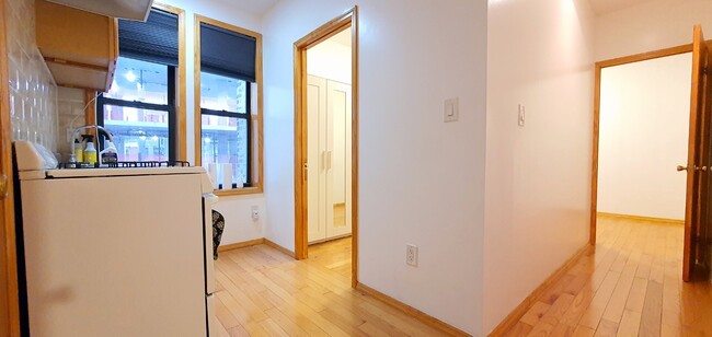 Primary Photo - 224 Metropolitan Ave