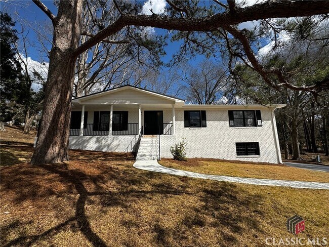 Primary Photo - 215 Rivermont Rd