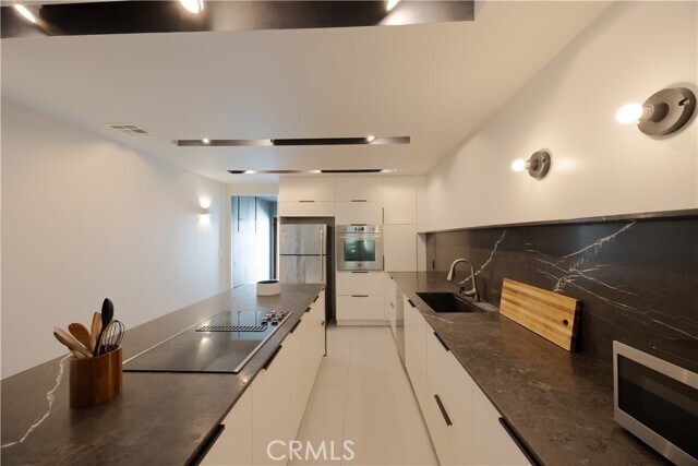 Building Photo - 11049 Blix St