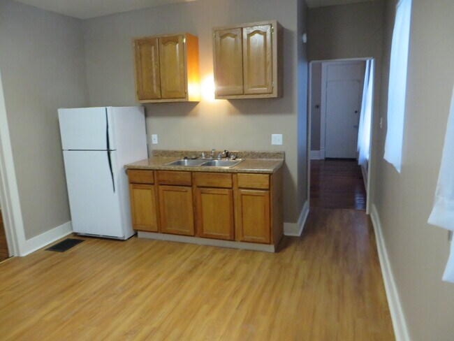 Building Photo - 1235 Swinney Ave