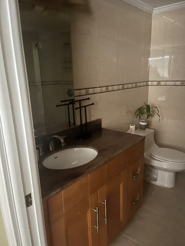 Building Photo - 413 Swallow Dr