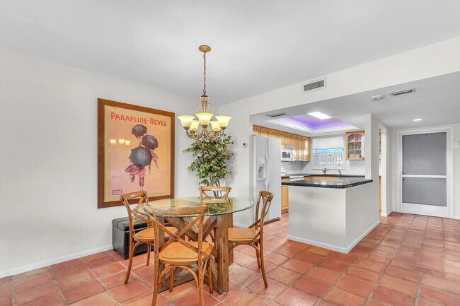 Building Photo - 1025 Sugar Sands Blvd