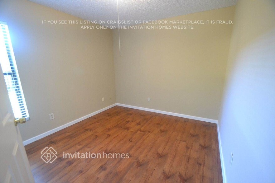Building Photo - 7736 Covedale Dr