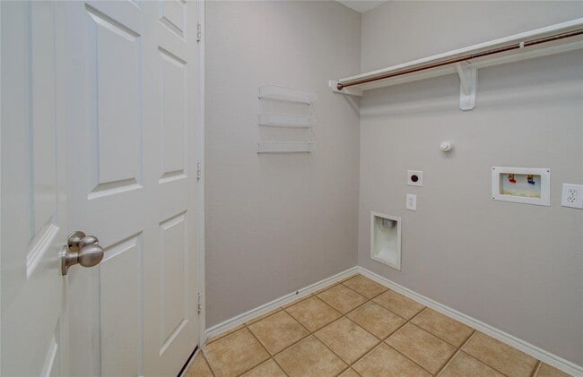 Building Photo - 5003 Riverbridge Ct