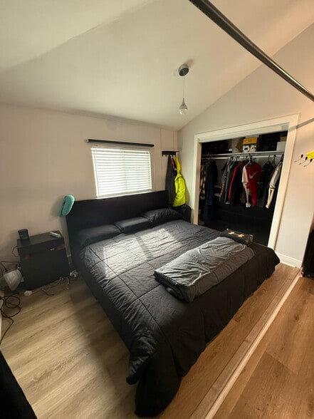 Building Photo - 12426 S Vermont Ave