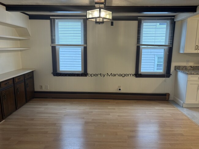 Building Photo - 124 Leo Ave