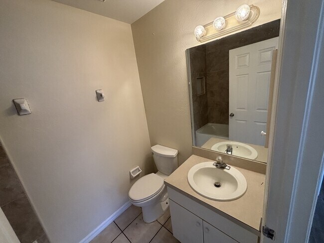 Building Photo - 2217 Leda Ave S