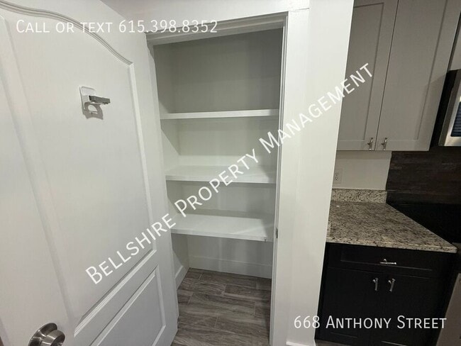 Building Photo - 668 Anthony St