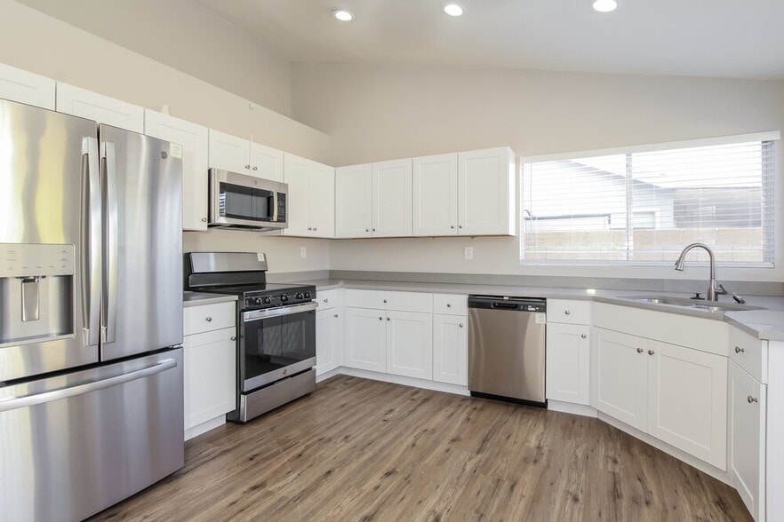 Building Photo - 208 W Oraibi Dr