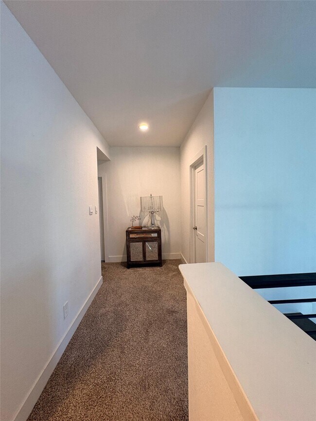 Building Photo - 13712 Moss Lake Ln