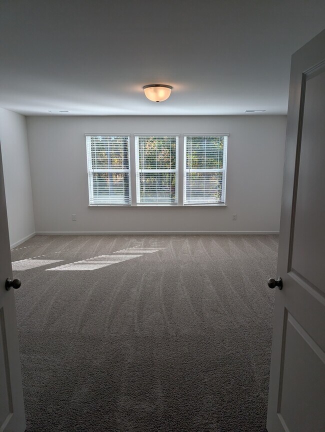 Building Photo - NEW HOUSE Stonebridge Golf Course Views - ...