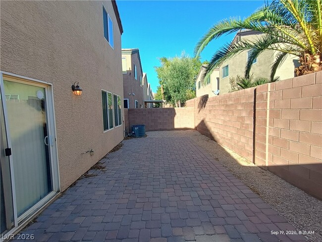 Building Photo - 9742 Thistle Dew Ave