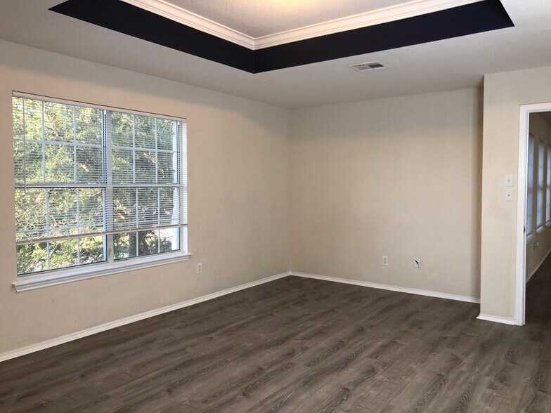 Building Photo - 5805 Speyside Dr