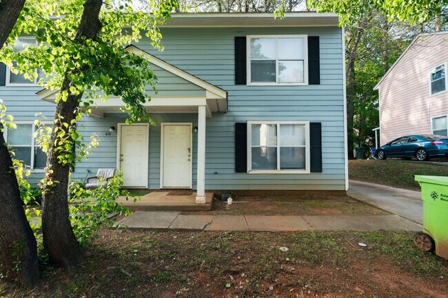 Building Photo - 600-635 Hilltop Dr-HT 2-Story 2bd/1ba