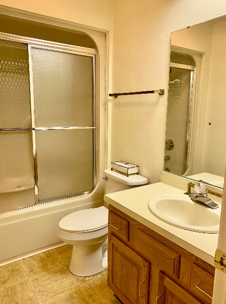 Building Photo - 3 bedroom 3 bathroom Condo in The Oaks