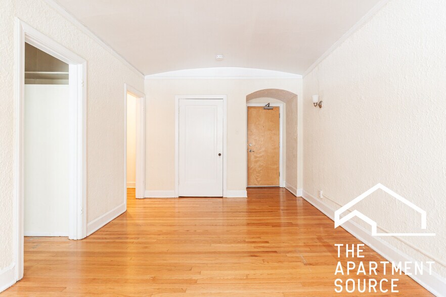 Building Photo - 532 W Arlington Pl