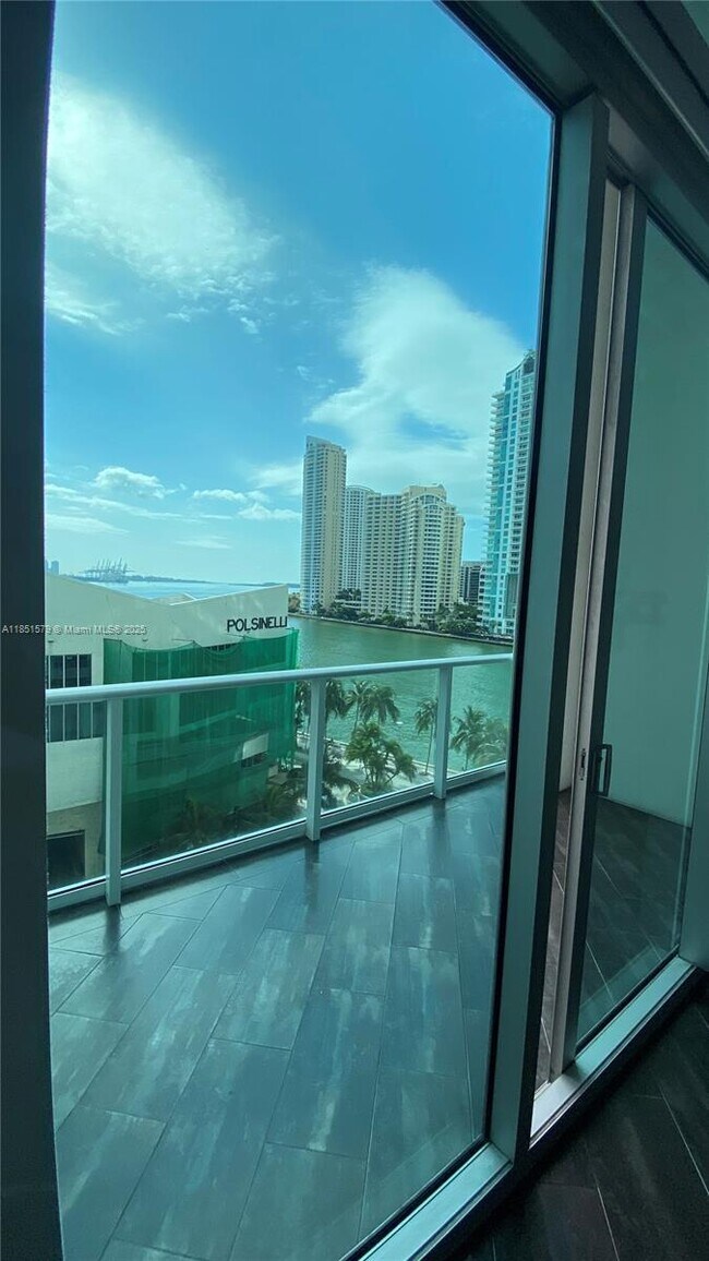 Building Photo - 300 S Biscayne Blvd