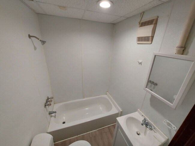 Primary Photo - 34 Beatty St