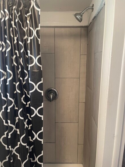 Building Photo - 7 Donna St