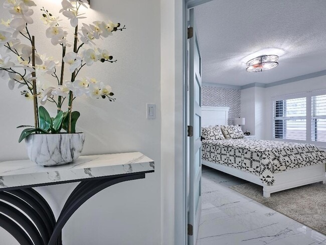 Building Photo - 5051 N Hwy A1A