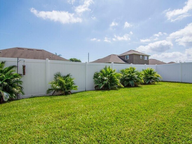 Building Photo - 6420 Parklane Ct