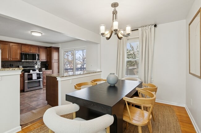 Building Photo - 10106 W 91st St