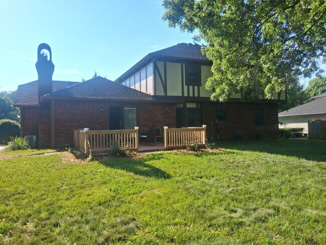 Building Photo - 3768 E Carmel Dr