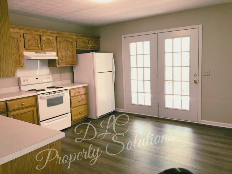 Building Photo - 123 Elder Dr