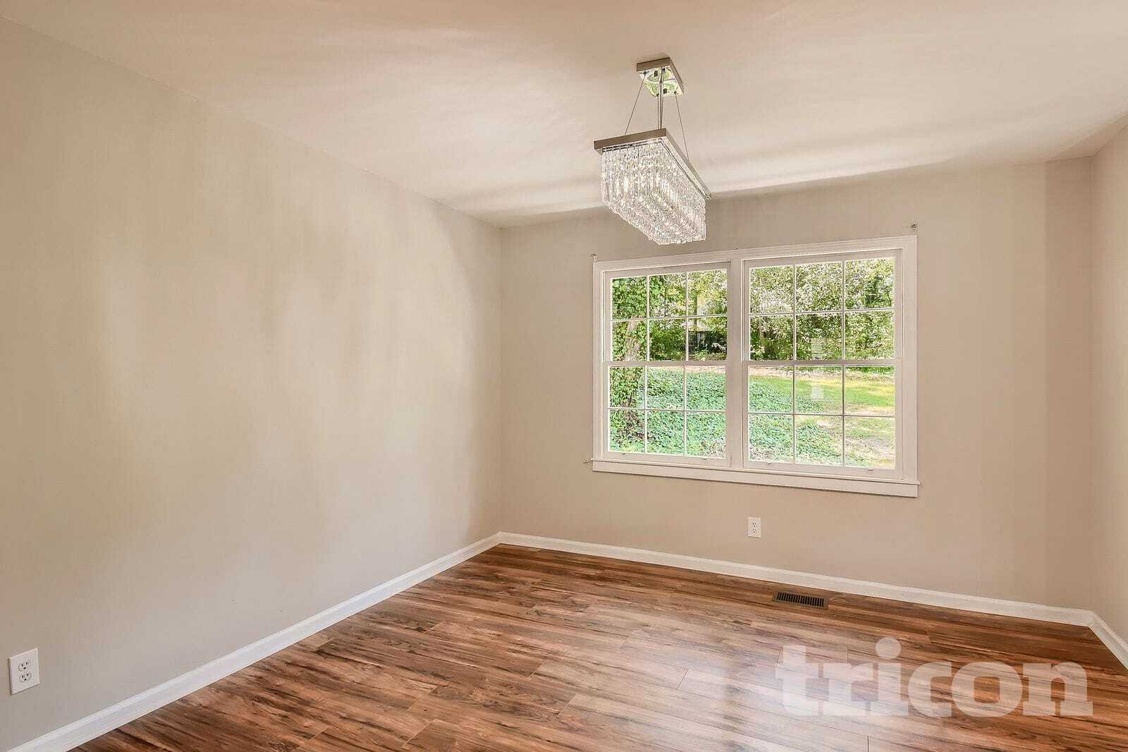 Building Photo - 535 Circle Dr